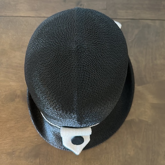Vintage M’sieu Leon black cloche hat with white detail - Picture 6 of 9